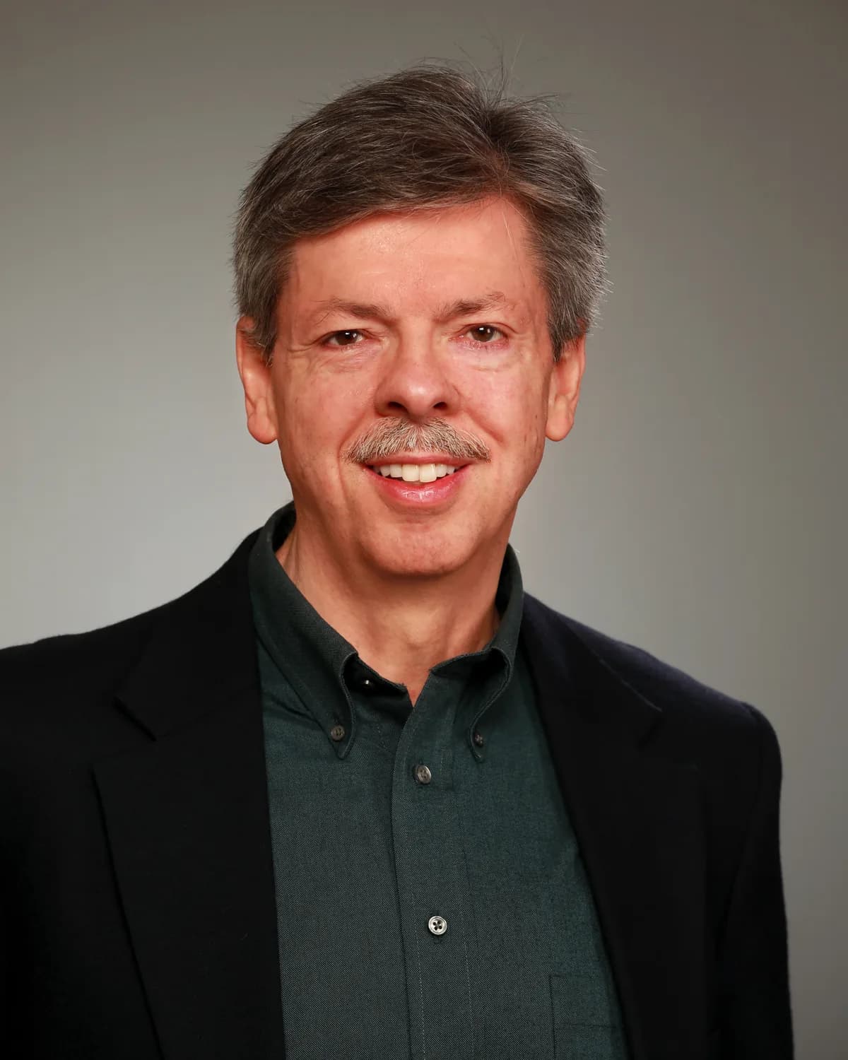 Retrato de Steve, miembro de la junta directiva de El Faro