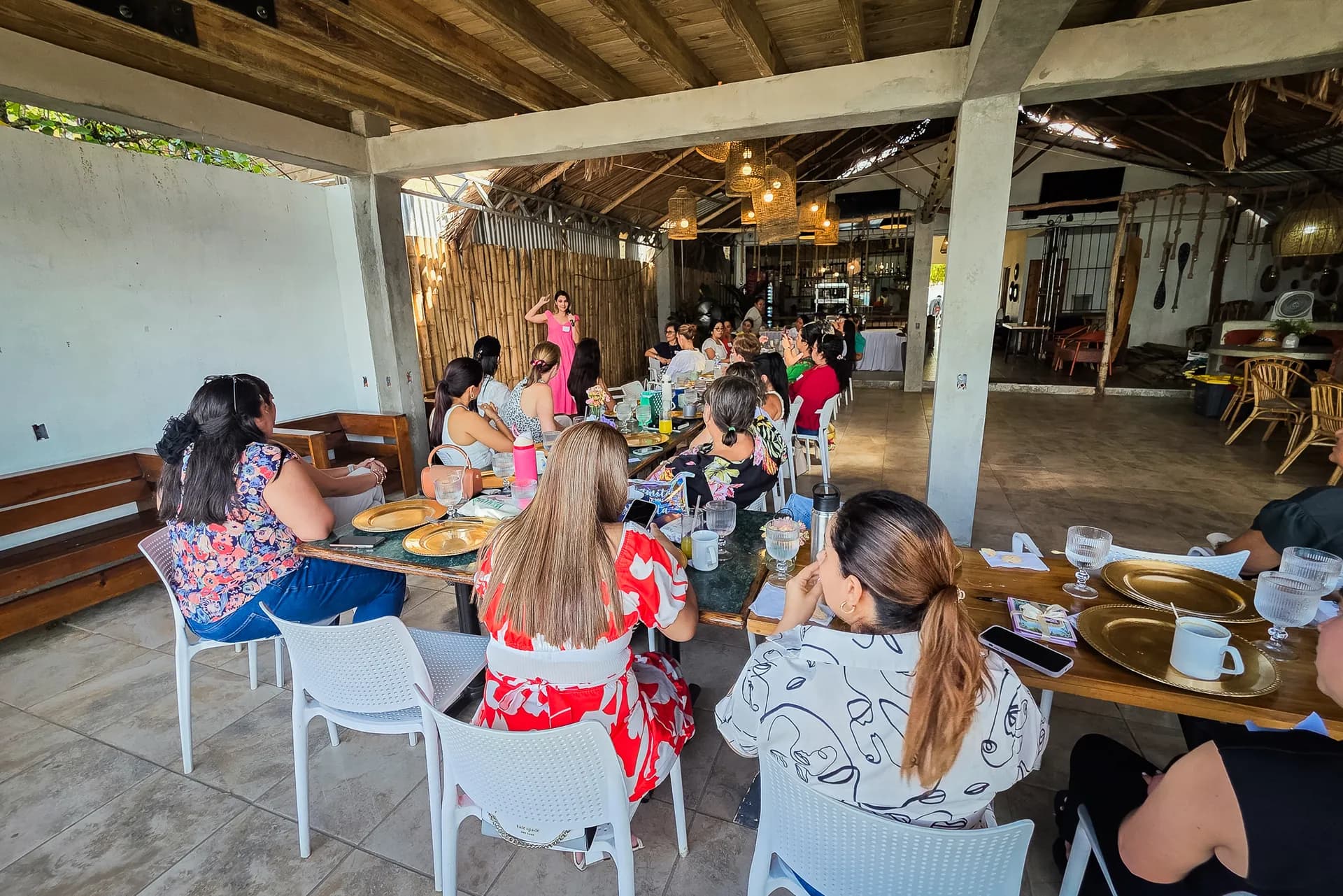 Guests gather for a group retreat on the El Faro campus.